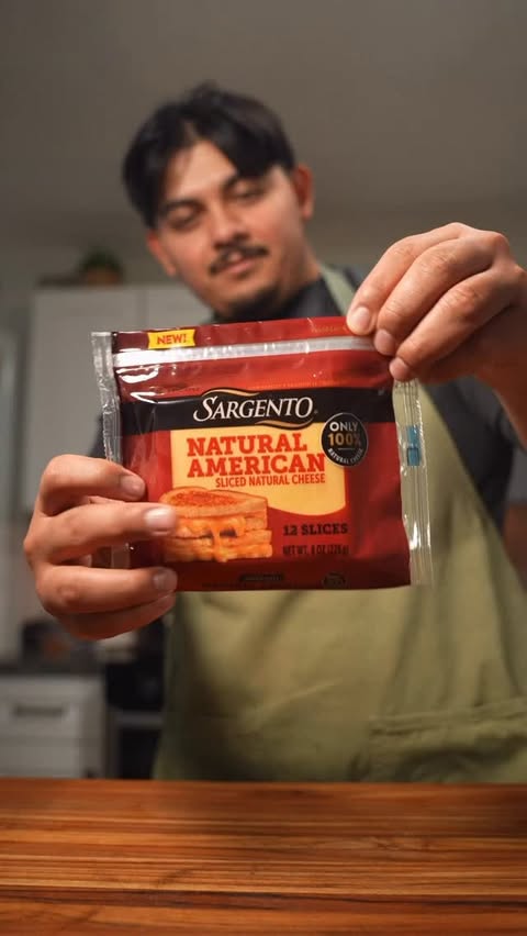 Instagram post by @jose.elcook for Sargento. Caption reads: #Sargentopartner Sargento brings back that [...].