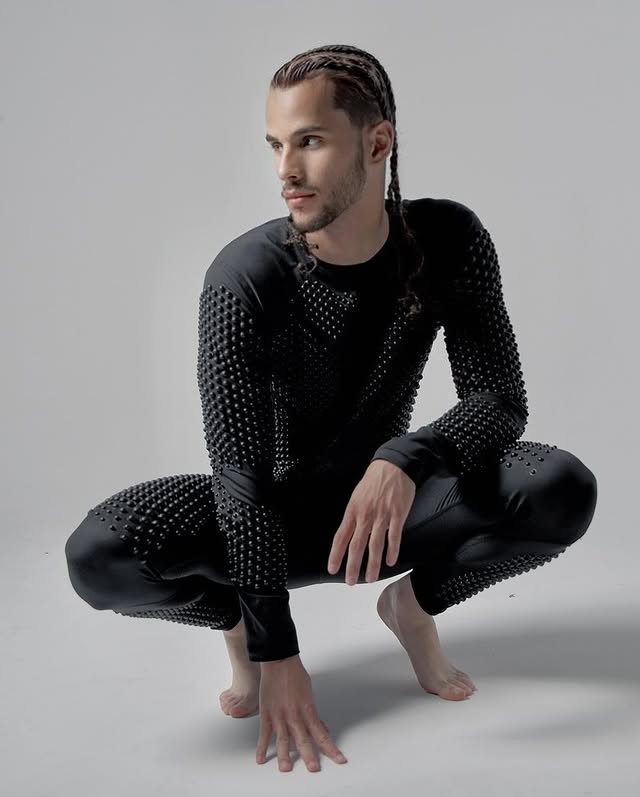 Instagram post by @keithmodel for OMORPHO. Caption reads: Trying out my gear from @omorpho. @quiknikbraids....