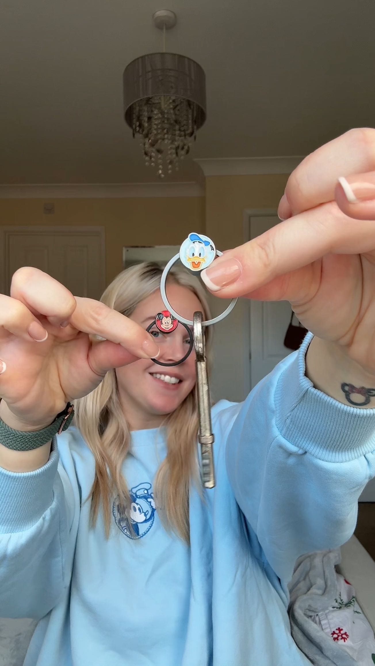 Instagram post by @stephwelshbestie for Orbitkey. Caption reads: [...] everyday carry! ✨

The NEW Disney x Orbitkey....