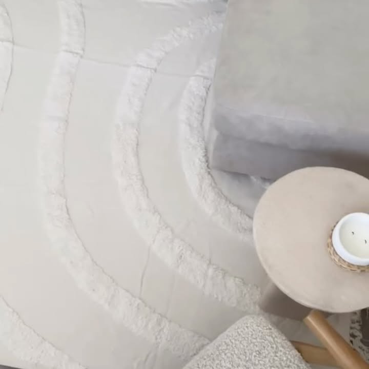 Instagram post by @patriciafale for Trendcarpet. Caption reads: [...] Cotton Shaggy (off-white) from @trendcarpet....