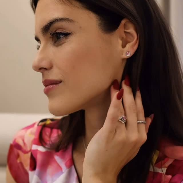 Instagram post by @timella for Pandora. Caption reads: Reklám I Minden évben várom az Anyák napját, mert....