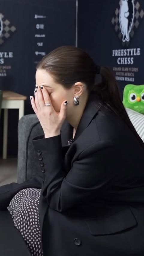 Instagram post by @dinabelenkaya for Duolingo. Caption reads: I’d rather play real people on @duolingo....