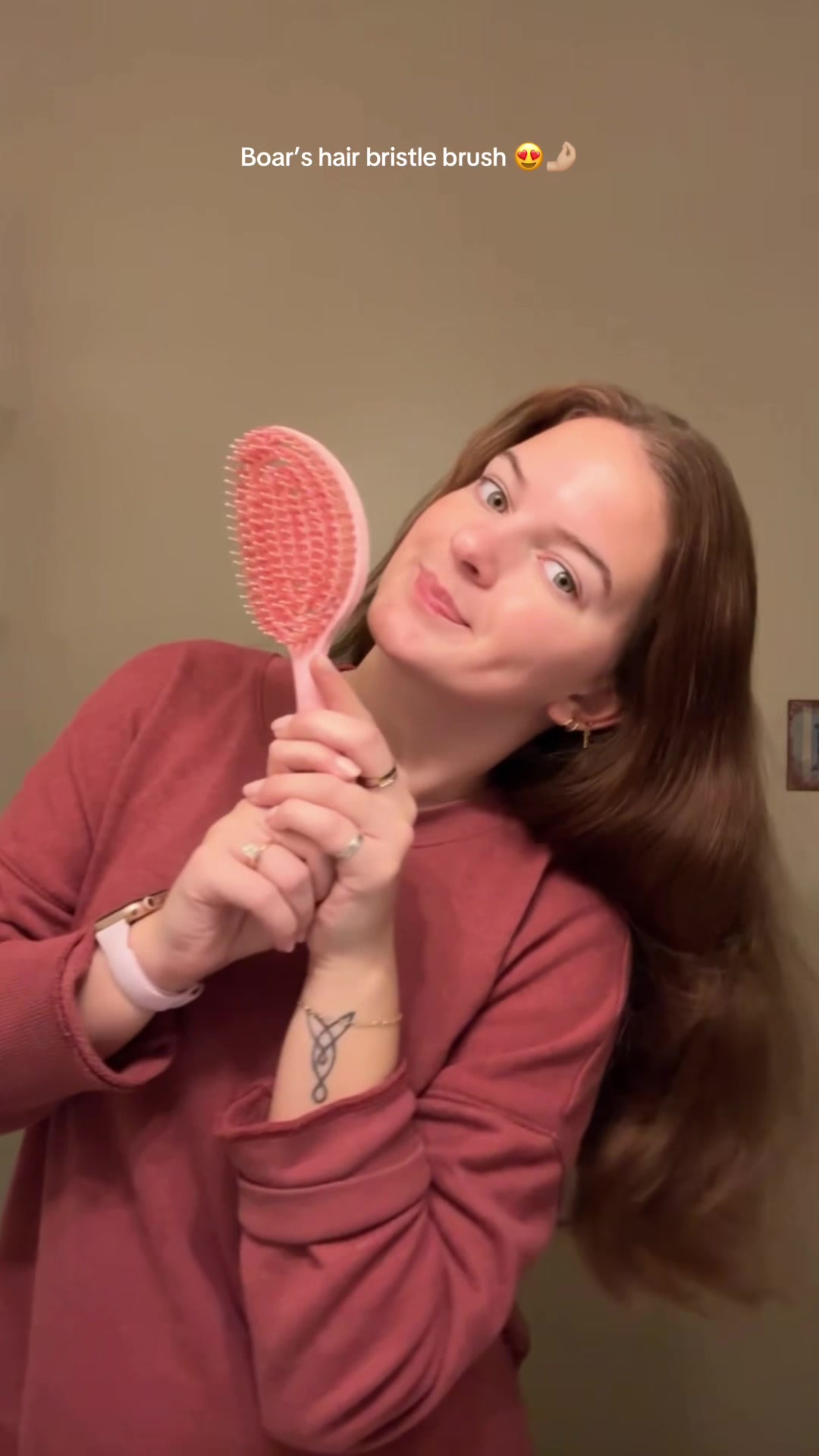 TikTok post by @vlogswithcyn for Cocomint Beauty. Caption reads: [...] and shiny! I linked it for you 😏....