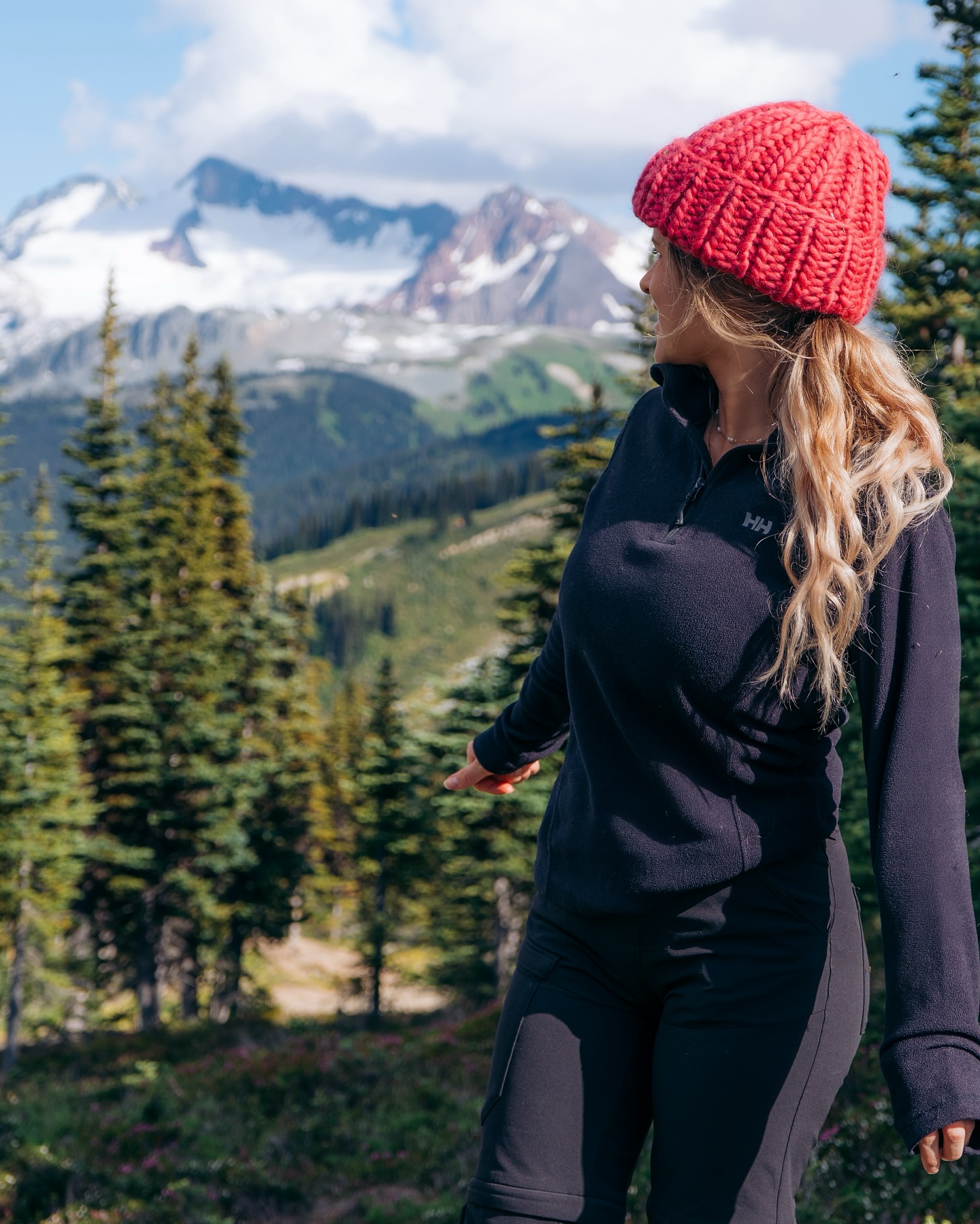 Instagram post by @makilllla for Helly Hansen. Caption reads: Part 1/2 of the Helly Hansen Summit Sleepover....