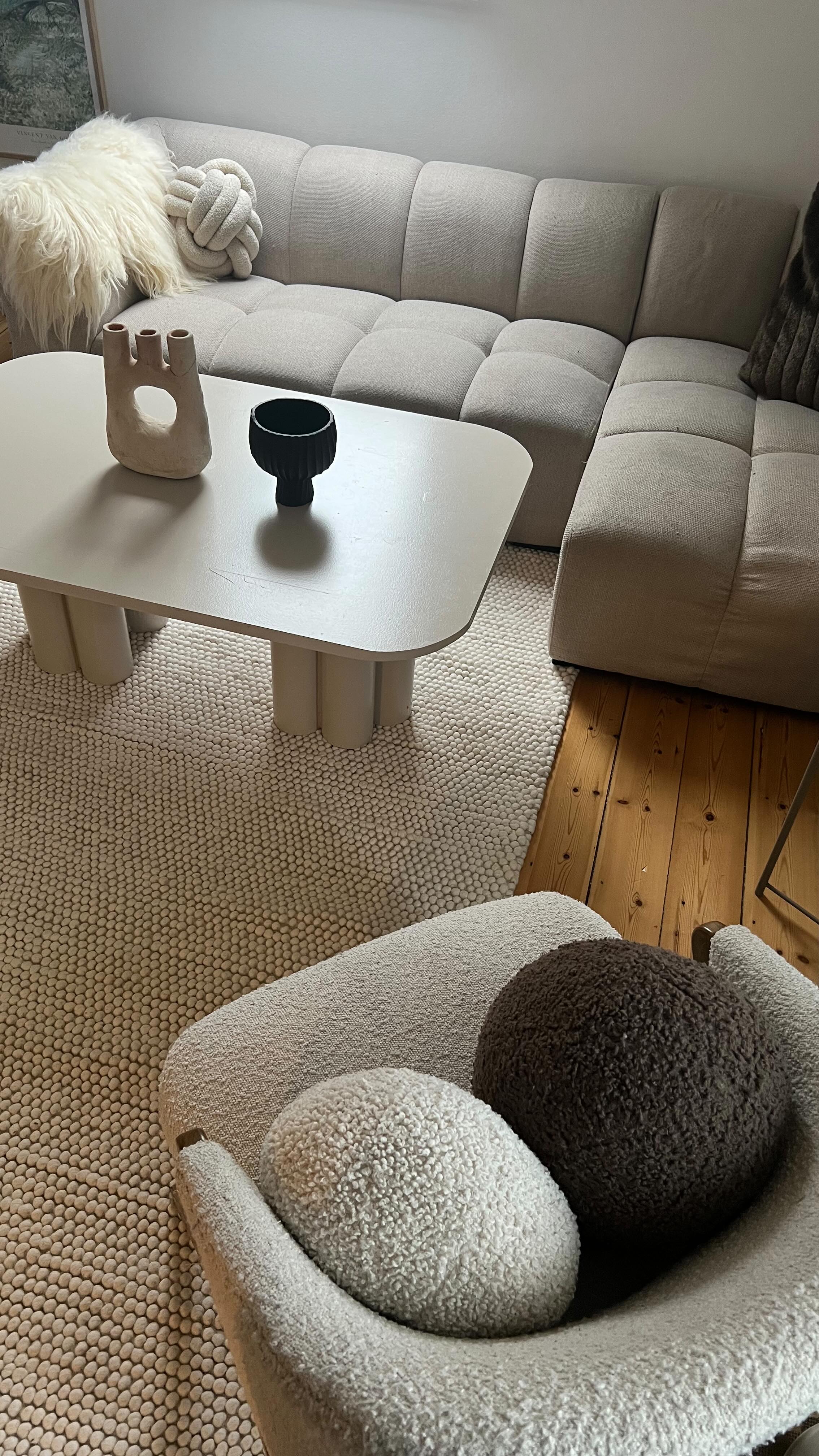 Instagram post by @emmalinemyblog for Trendcarpet. Caption reads: Ad// My code EMMALINEMYBLOG20 gives 20% discount....