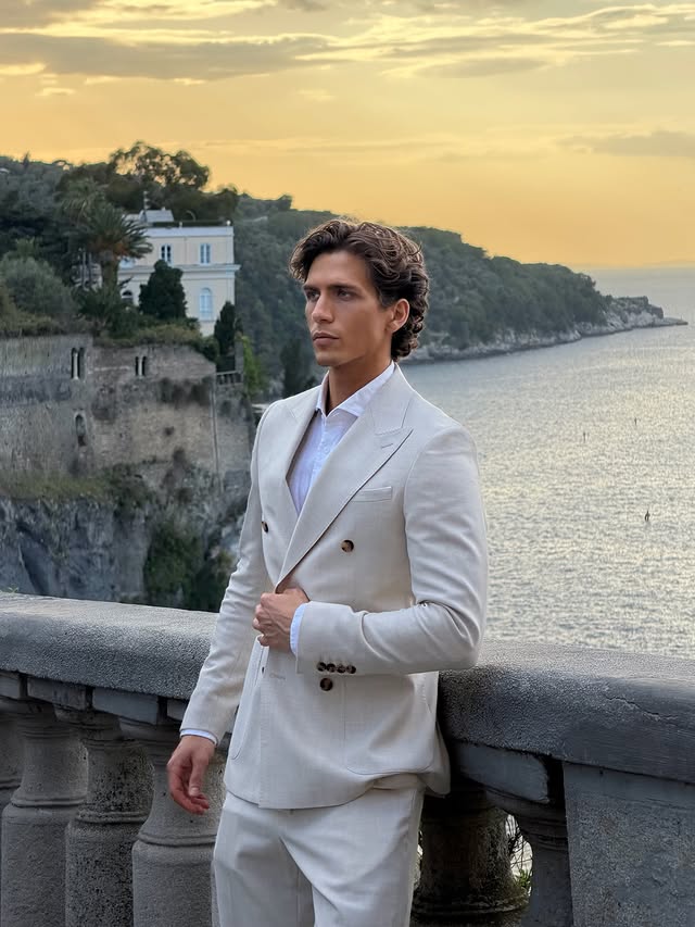 Instagram post by @amai_nie for Reiss. Caption reads: tailored @reiss ad.