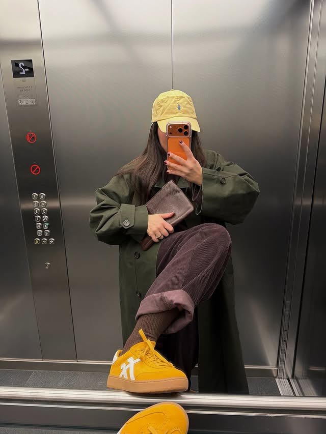 Instagram post by @jennifer_casimiro for FitFlop. Caption reads: [...] elevator moments: SNEAKER edition w/....