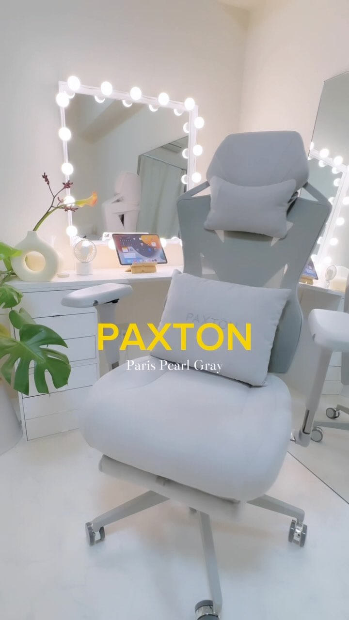 Instagram post by @_bystar for Paxton Access. Caption reads: 10分で完売の @paxton_smart....
