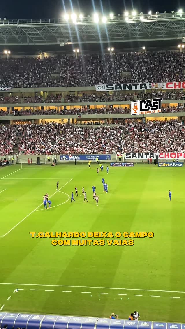 Instagram post by @cast.fc for Betnacional. Caption reads: Camisa 9 do Santa Cruz saiu vaiado de....