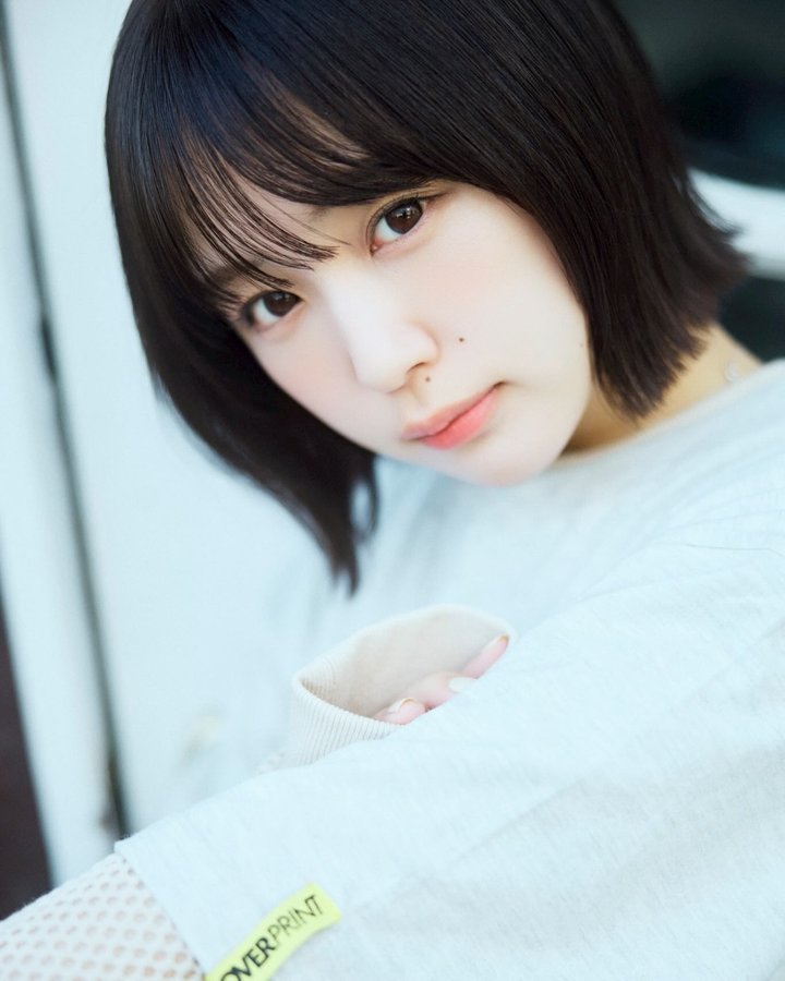 Instagram post by @naenano0114 for over print. Caption reads: [...] に載ってないカラーも
いっぱいあるから見にいってみて💨

#overprint....