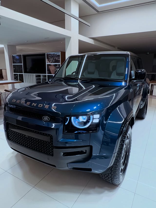Instagram post by @new_gen_defender for Land Rover. Caption reads: Between engineering & art 💎New LAND ROVER....