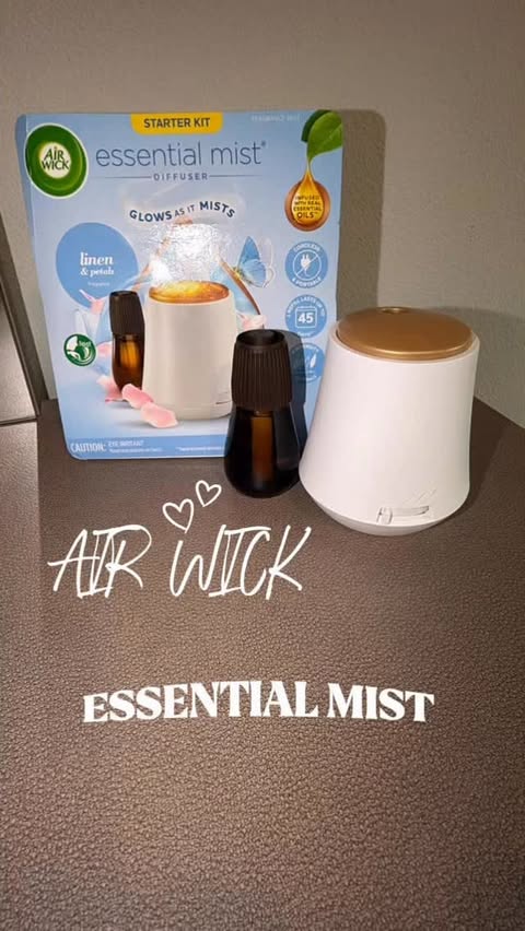 Instagram post by @amnablogg for Air Wick US. Caption reads: 🩷 AIR WICK 🩷 The Air Wick Starter Kit in linen....