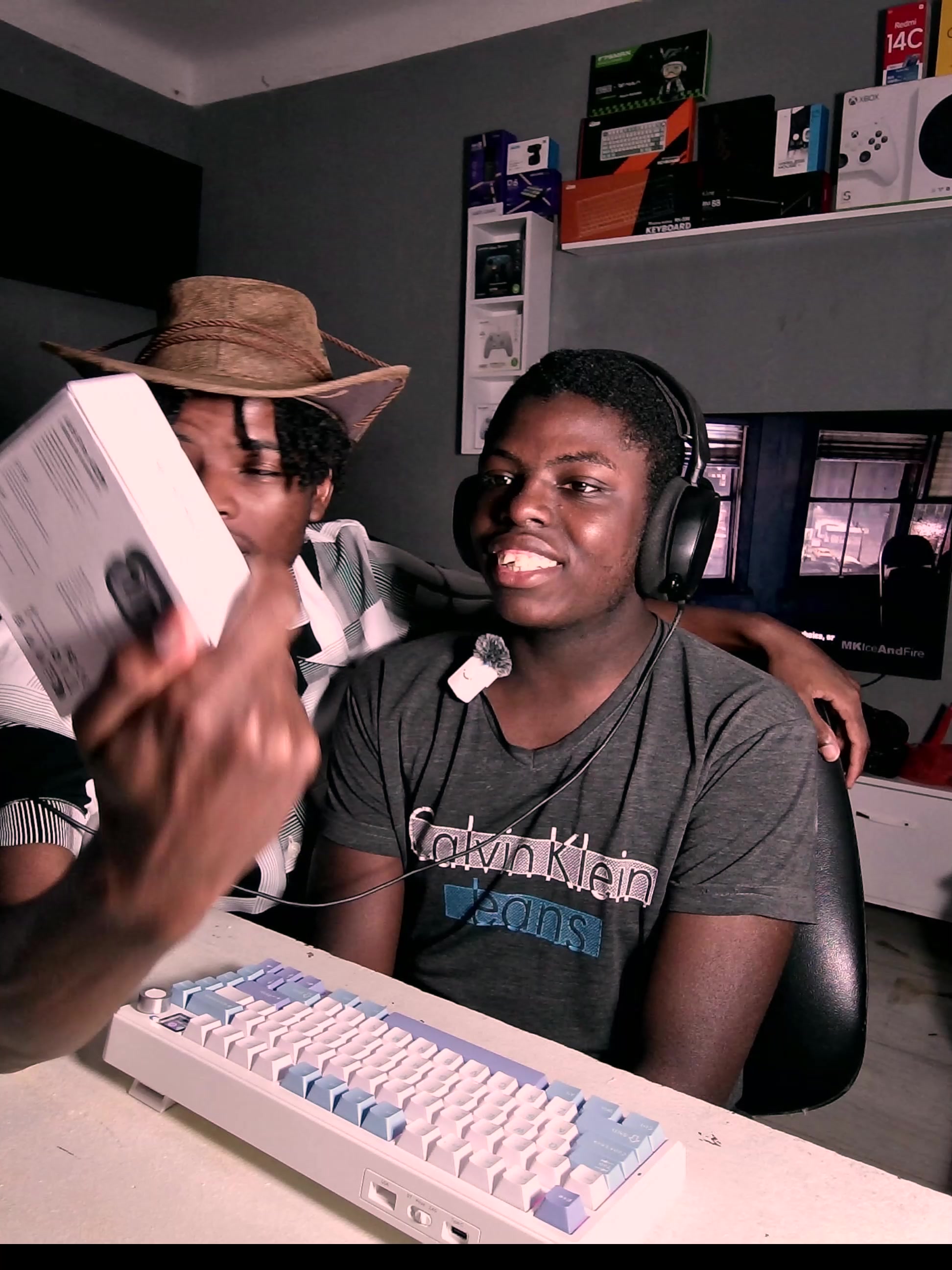 TikTok post by @gambino_gamingx for SOUNDPEATS. Caption reads: SOUNDPEATS Air5 Pro #gambino_gaming....