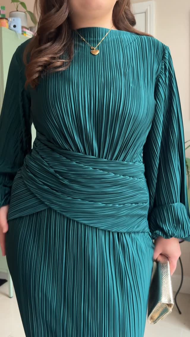 Instagram post by @itsabinunn for River Island. Caption reads: it’s officially my FAVE time of year to dress....