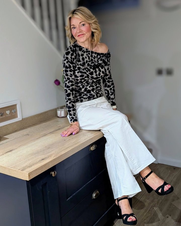 Instagram post by @alis_loveofstyle for Gini London. Caption reads: [...] a walk and a wardrobe clear out! Top....