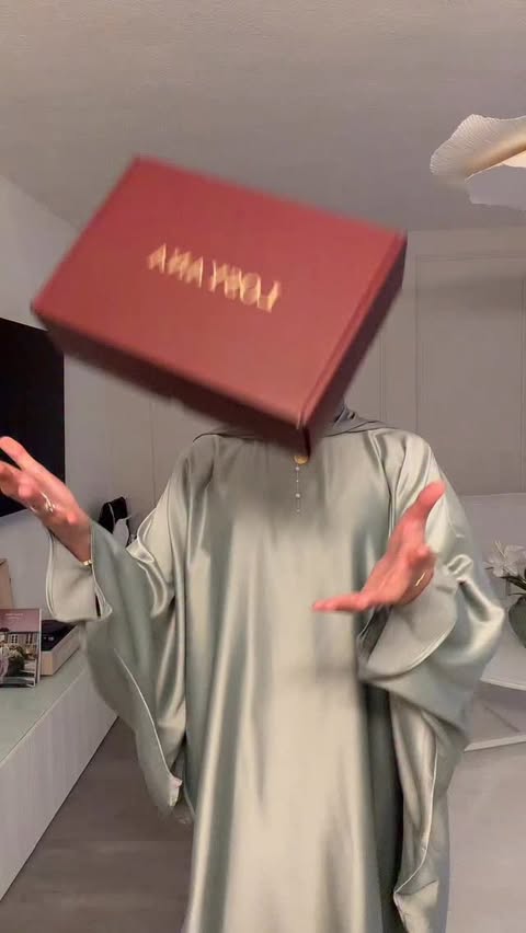 Instagram post by @dalyaaklc for LOSYANA. Caption reads: [...] 🕌🌙
Rabattcode: „DALYA10“-10% @losyana.shop....