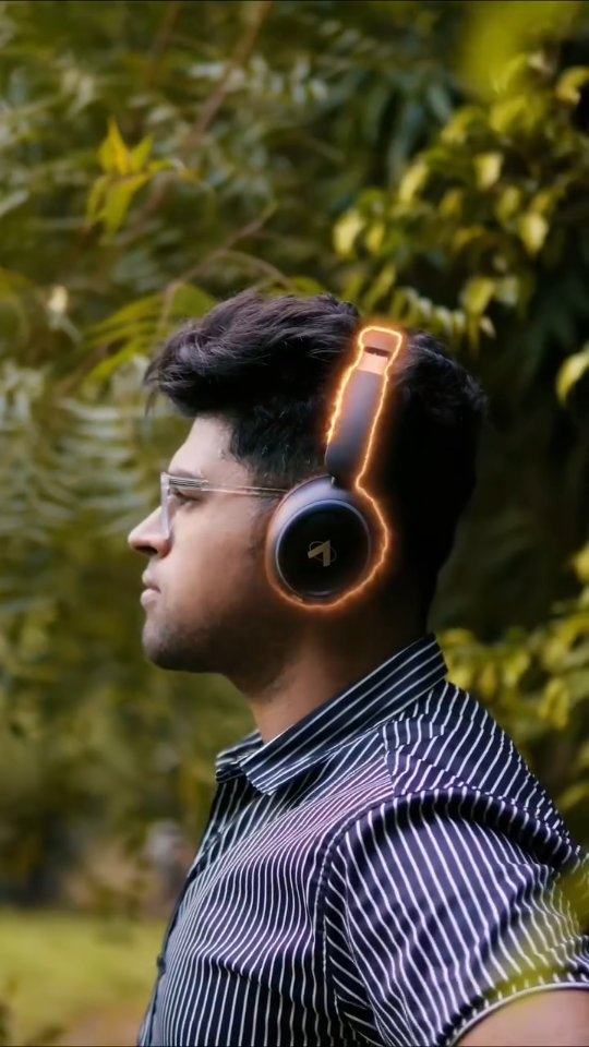 Instagram post by @hamzazohaib for Audionic. Caption reads: Audionic Hammer The best Headphones ever with....