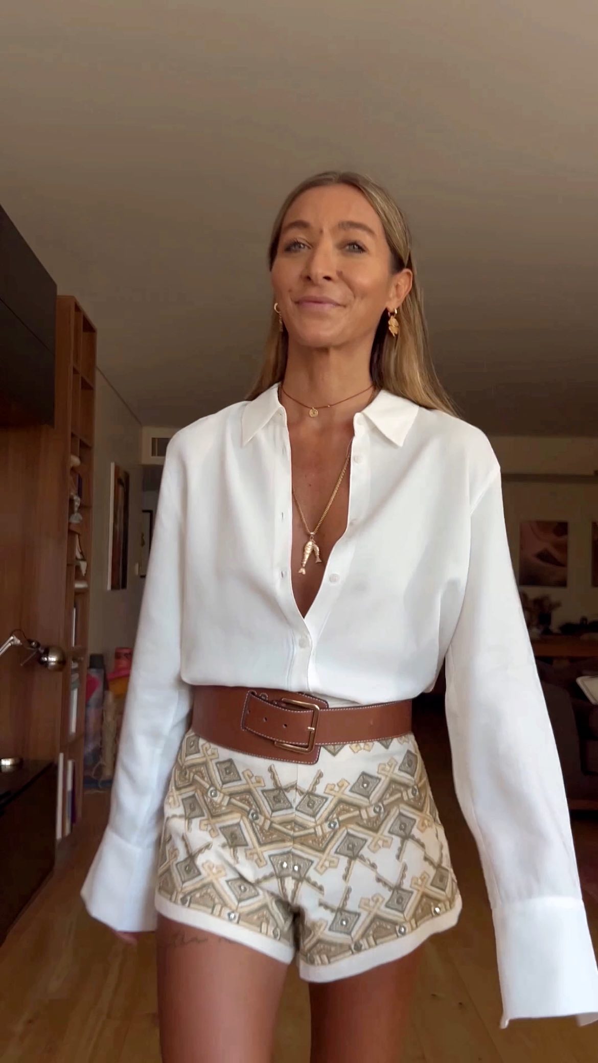 Instagram post by @dilekgun for Anthropologie. Caption reads: GRWM/ Today 🤍
#reklam

Gömlek&şort @zara
Kemer....