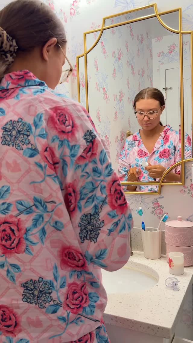 Instagram post by @thelaurennorris for Smalls. Caption reads: I swear slow mornings make me 10x more....