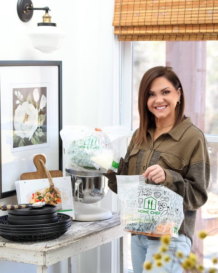 Instagram post by @livinwithmb for Home Chef. Caption reads: OMG WHO WANTS FREE HOME CHEF?!?!....
