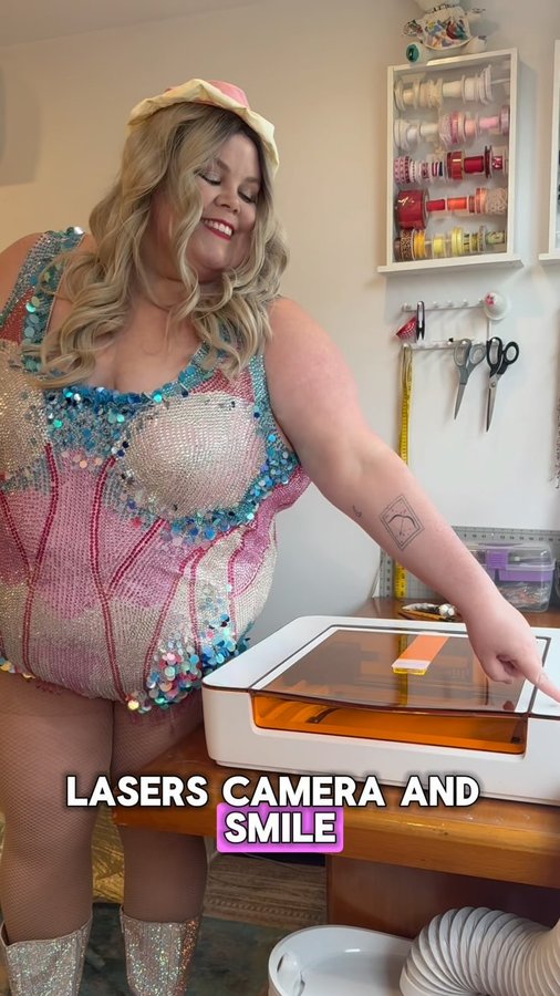 Instagram post by @iamdaniadriana for Glowforge. Caption reads: [...] super Swiftie coded for day 10 of @glowforge....