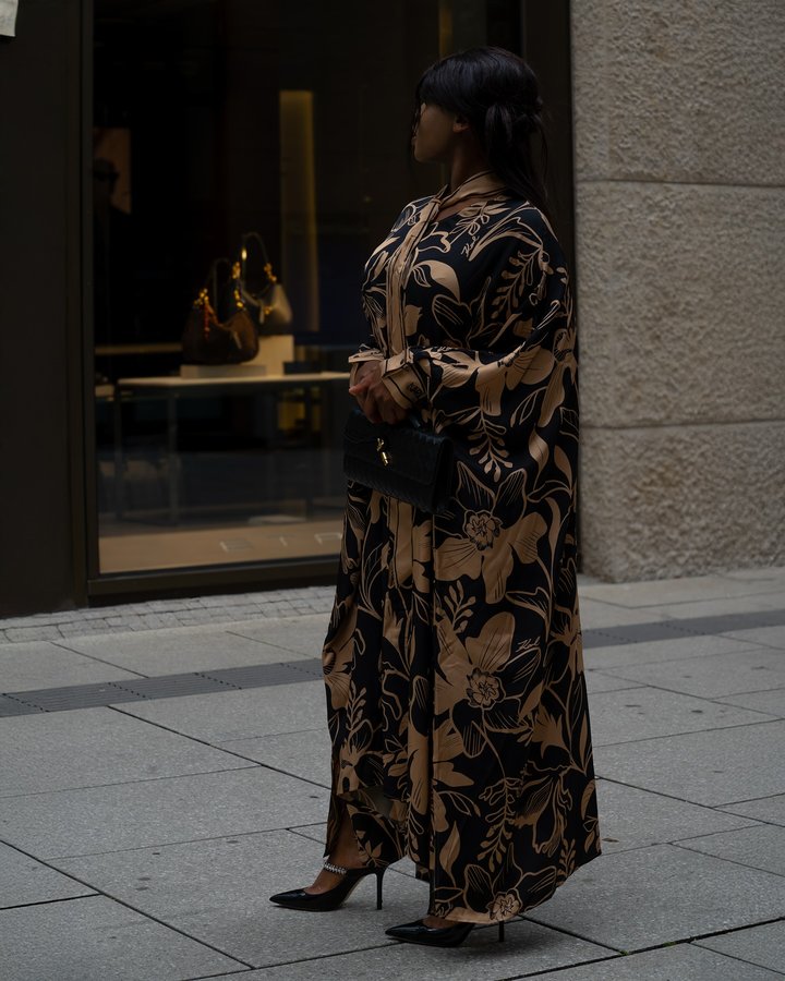 Instagram post by @dizeudaniele for KARL LAGERFELD. Caption reads: Anzeige// i’m just a girl @karllagerfeld.