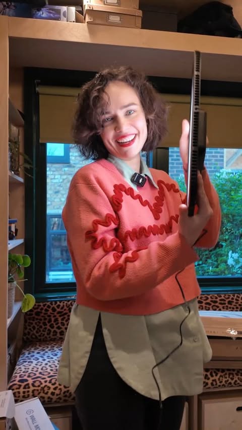 Instagram post by @getfrankgames for Elgato. Caption reads: [...] EXCELLENT LIGHTING. Cheeky charmers @elgato....