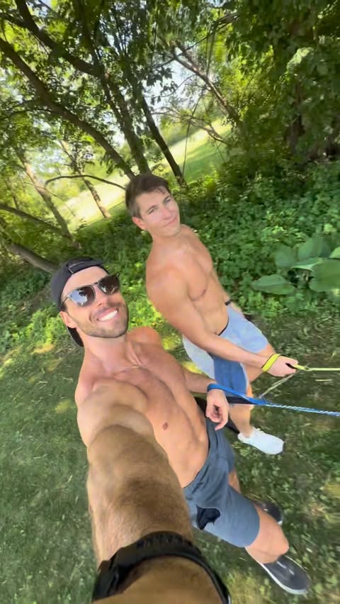 Instagram post by @alecandriley for Jinx. Caption reads: [...] been building their bowls with @thinkjinx.....