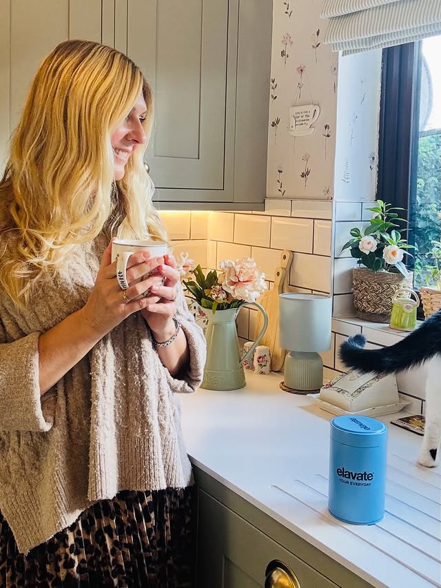 Instagram post by @cosylittlehaven for Elavate. Caption reads: [...] afternoon 🍁🌿💗 I’ve been using....