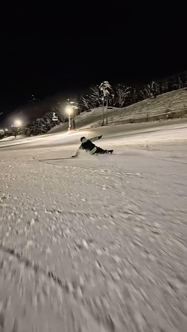 Instagram post by @yama_shun_snow for Nidecker. Caption reads: [...] @insta360_jp 【PR / sponsor】 （board）....