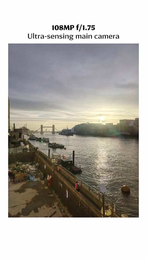 Instagram post by @gadgetsboy for Honor. Caption reads: [...] get a really good phone! This is the new....