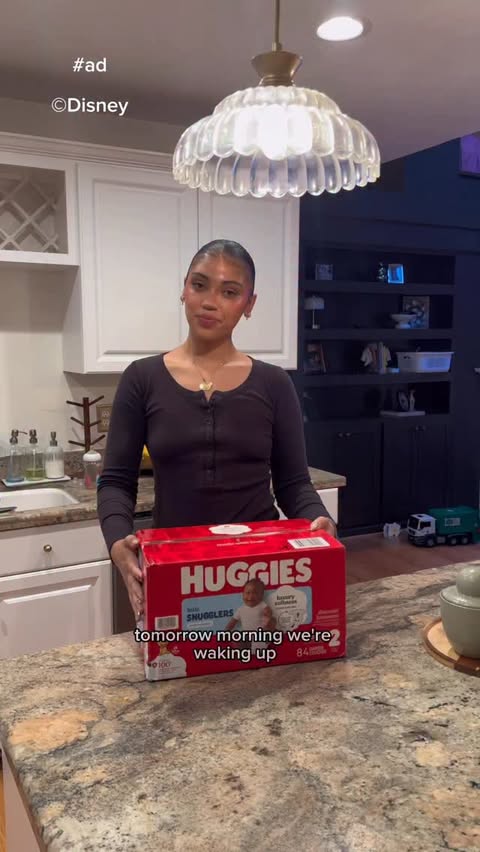 Instagram post by @alondra.leneisha for Huggies. Caption reads: [...] find the right diaper for your baby!....