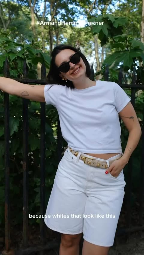 Instagram post by @kelseykotzur for Arm & Hammer. Caption reads: now my white tee’s will stay white 🕊️ all thanks....