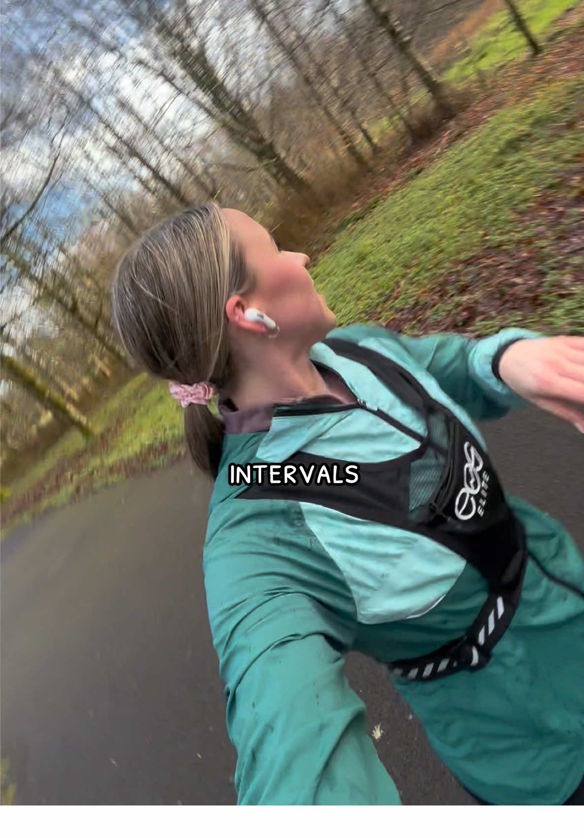 TikTok post by @evelyne13x for Eos Elite. Caption reads: [...] #halfmarathonprep #runwithme #femfuelz @Eos....