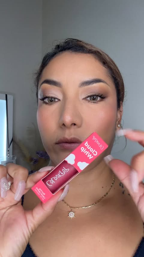 Instagram post by an influencer for ColourPop Cosmetics. Caption reads: [...] liquid lipstick @colourpopcosmetics Makes....