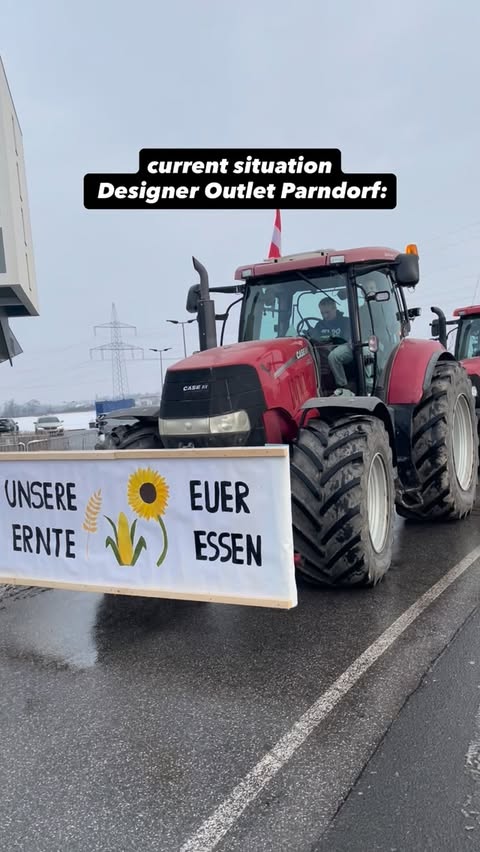Instagram post by @markusholzschuster for Landwirtschaftskammer Burgenland. Caption reads: current situation:
📍Designer Outlet Parndorf....