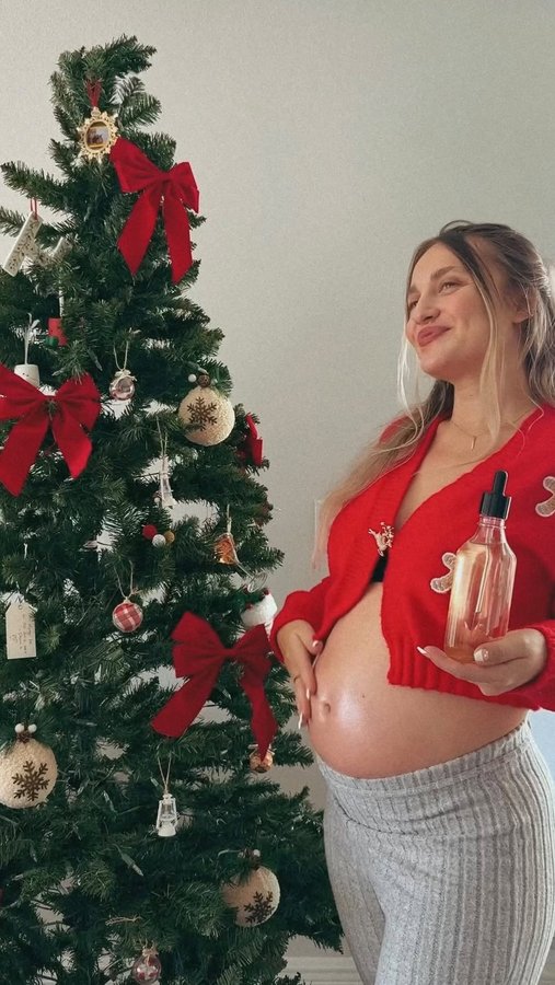 Instagram post by @ellandarren for Hatch Collection. Caption reads: My pregnant girlies!! Here’s the secret for....