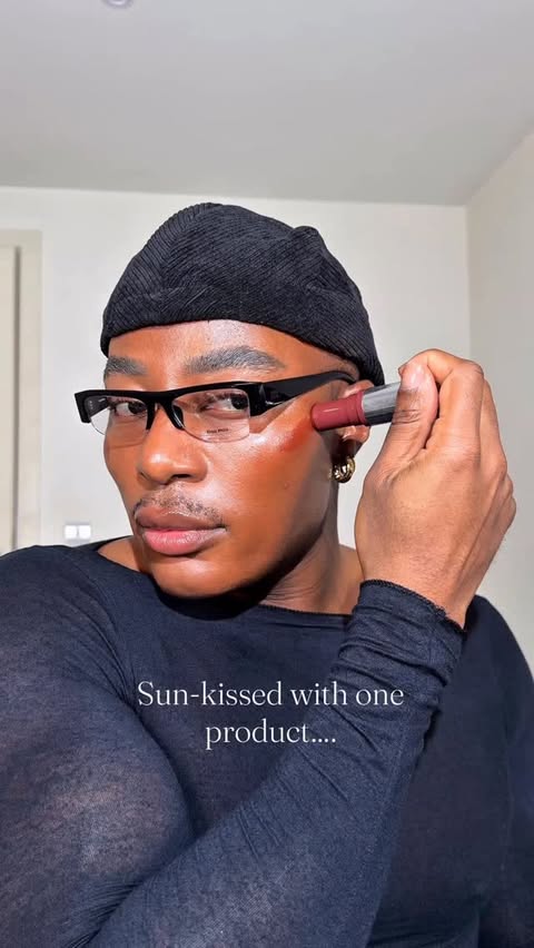 Instagram post by @garythompson for Haus Labs. Caption reads: Absolutely love a bronzer/blusher hybrid = Blonzer....