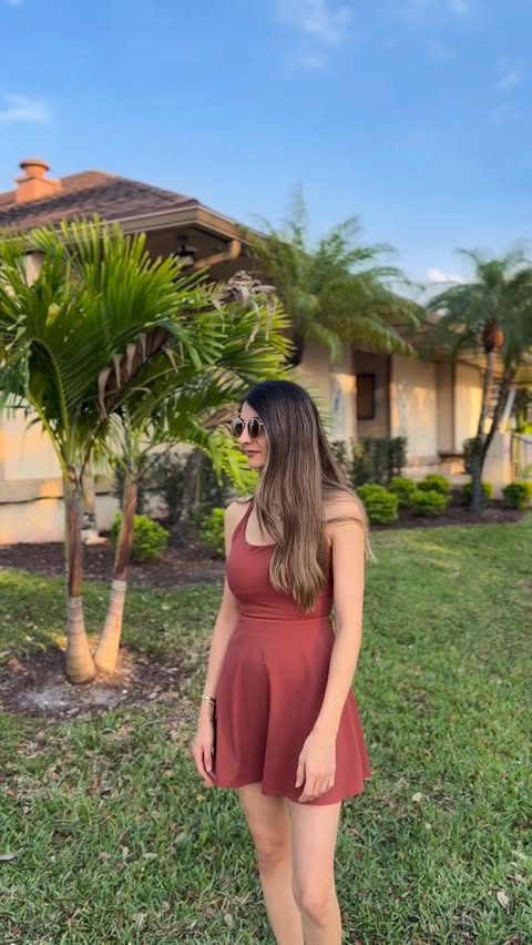 Instagram post by an influencer for Halara. Caption reads: [...] What I really love is how @halara_official....