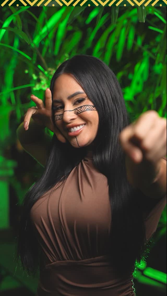 Instagram post by @natucoroficial for Embelleze. Caption reads: Seu cabelo merece mais do que uma cor bonita,....