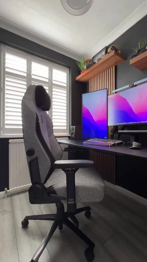 Instagram post by @gizmoegram for Secretlab. Caption reads: Introducing my new setup featuring the Secretlab....