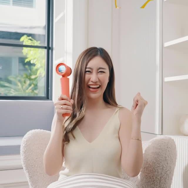 Instagram post by @pimpatty for Foreo. Caption reads: ✨ ใช้จริง ชอบจริงค่าาา Foreo Peach 2....