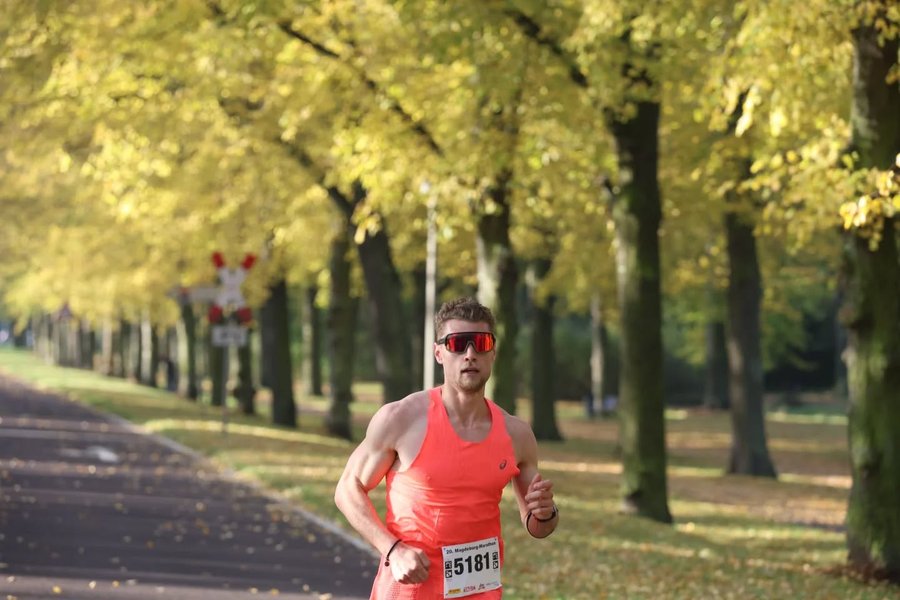 Instagram post by @maxrunning for NAKED Optics. Caption reads: Ad/ Throwback to the last sunday and my last 10k....