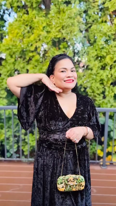 Instagram post by @simplyapelila for Unique Vintage. Caption reads: [...] into the Season in this gorgeous....