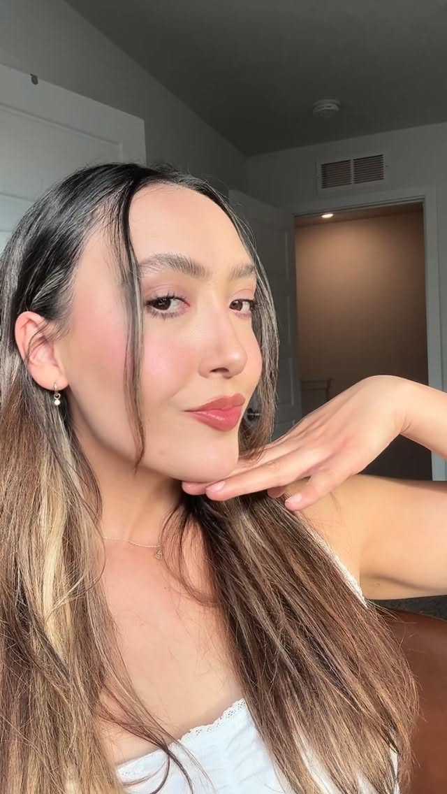 Instagram post by @fernandamouett for Aurelie Gi. Caption reads: Partnering with @aureliegijewelry to showcase....