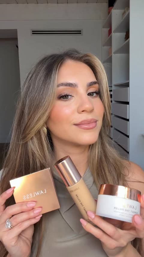 Instagram post by @meliscifcili for LAWLESS. Caption reads: [...] tutorial for a smooth base using all....