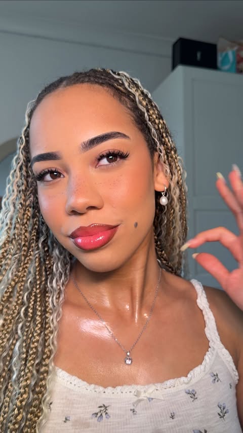 Instagram post by @meganodoch for nooni. Caption reads: [...] #lipstain #viral #lipoil #moisturiser....