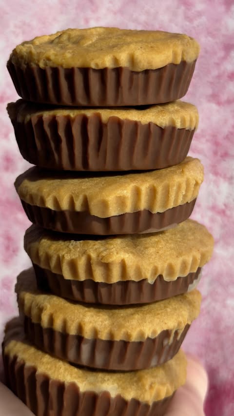 Instagram post by @mombunsandcaffeine for TruHeight. Caption reads: [...] chickpeas, drained and rinsed 1 scoop....