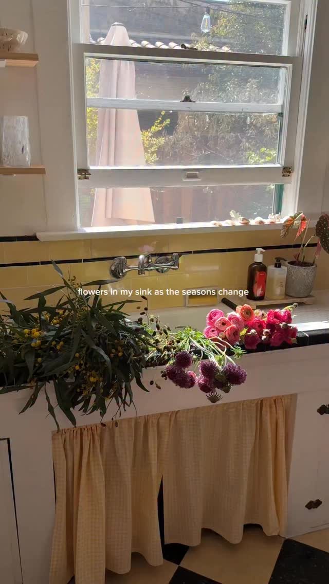 Instagram post by @wallissugg for Better Homes & Gardens. Caption reads: Spring has sprung in the delightful kitchen of....