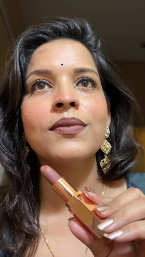 Instagram post by @rathore_poojaaa for Praush Beauty. Caption reads: Comment for link 🔗 

#lipstick #nudelipstick....